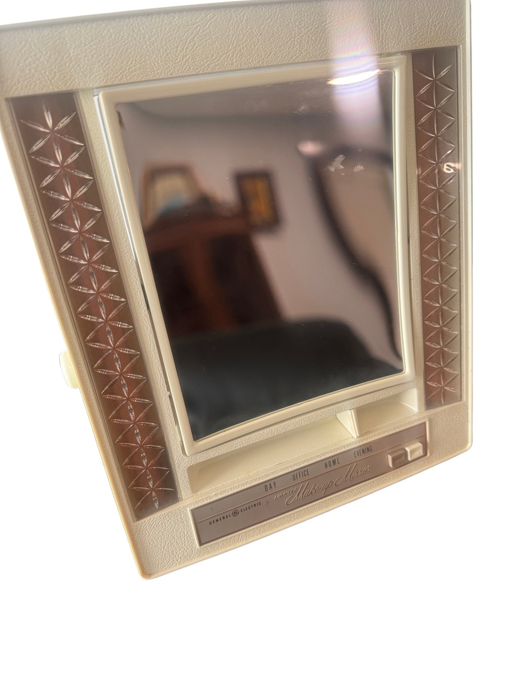 Vintage General Electric Lighted Make-up Mirror 2 Sided Four Settings GE B2IM-1